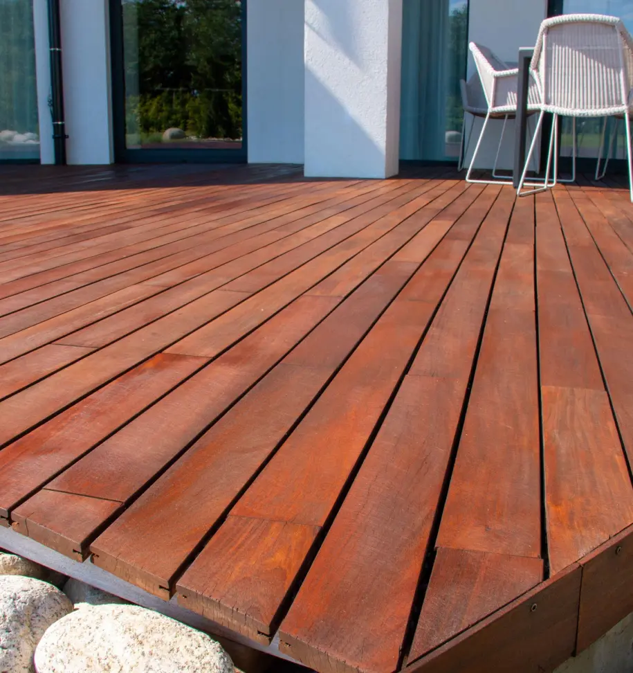 Terasă cu termolemn